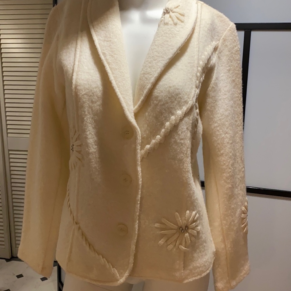 Mythology brand, coat , size medium, cream, used